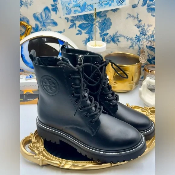 🆕 TORY BURCH 🧿 NWOB Miller Lug Sole Boots, Black Leather - Sz 6 - Picture 3 of 14